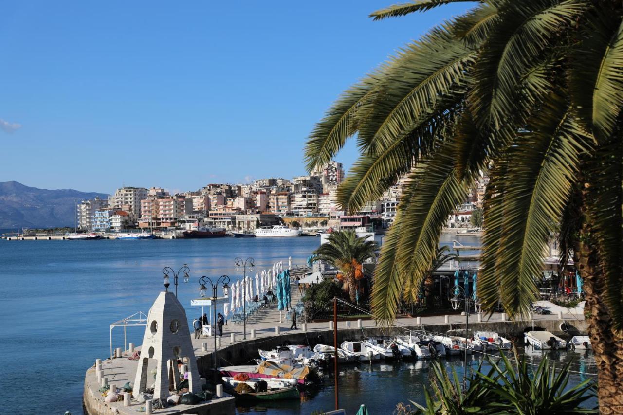 Luxury Seafront Apartments Sarande Bagian luar foto
