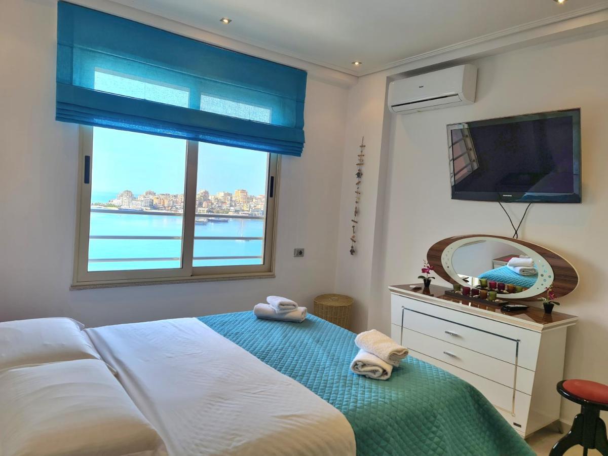 Luxury Seafront Apartments Sarande Bagian luar foto